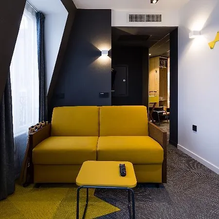 Urban Bivouac Paryż