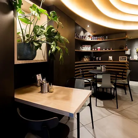 Urban Bivouac Hotel 3*